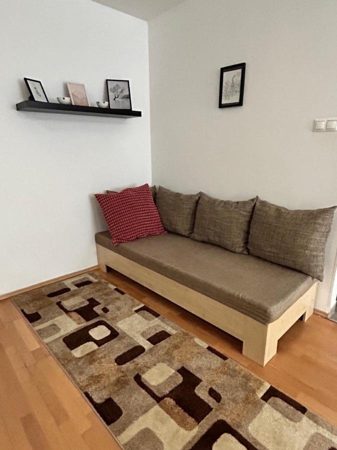 Appartement Danube Dwelling Akacfa 26 - Private Indoor Garage à Budapest Extérieur photo