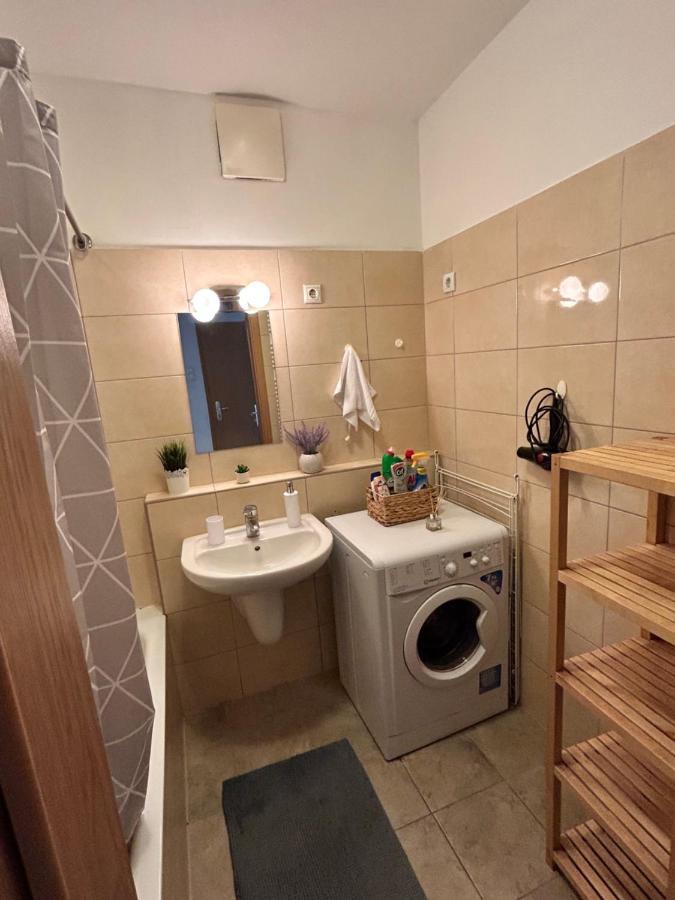 Appartement Danube Dwelling Akacfa 26 - Private Indoor Garage à Budapest Extérieur photo